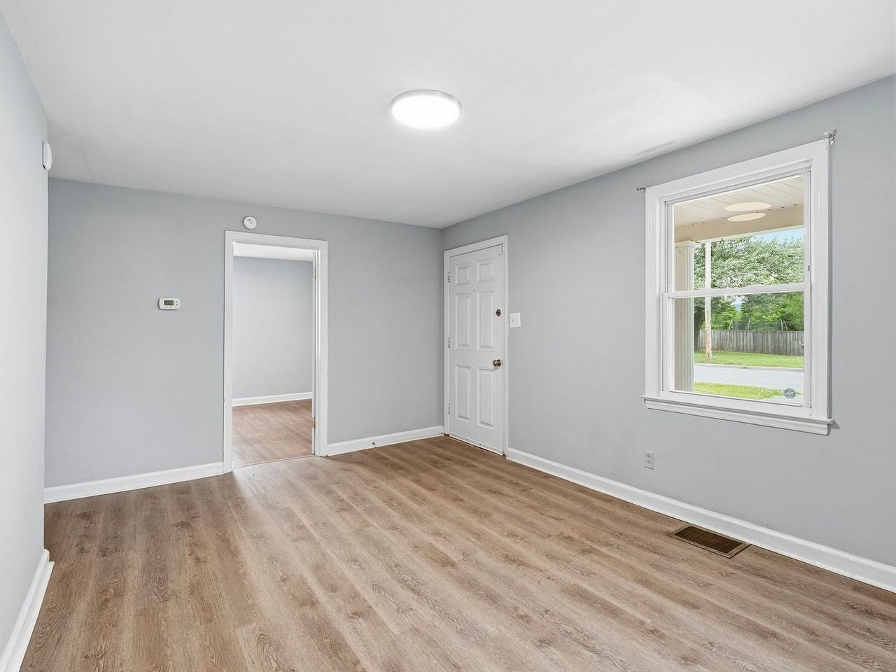 1625 Padbury Ave Se - Photo 7 of 39