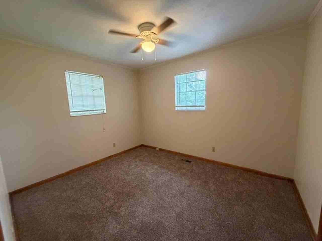 125 Hiwassee Ave Ne #B - Photo 3 of 9