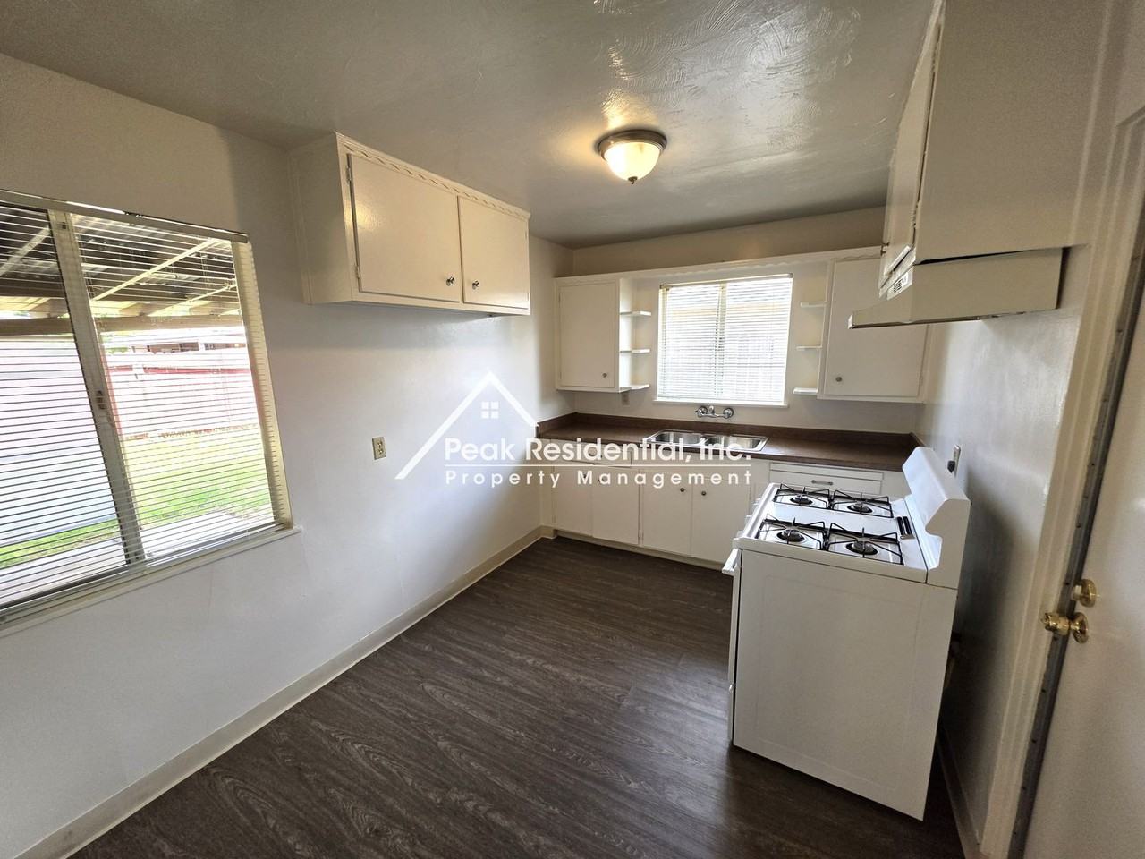 5934 69th St - Photo 6 of 19