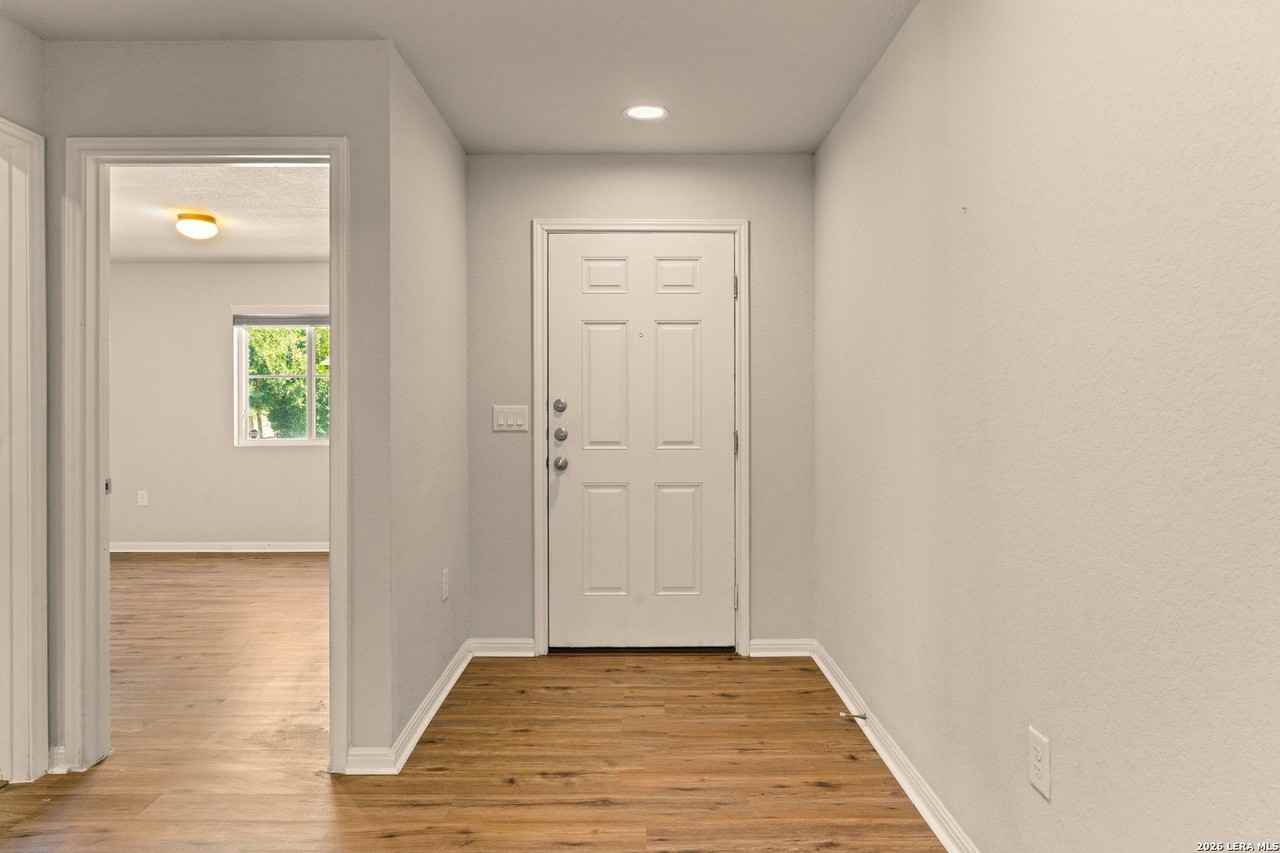 10110 Relic Oaks - Photo 4 of 24