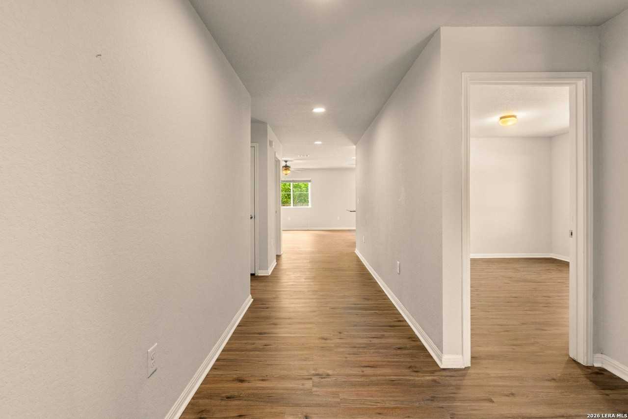 10110 Relic Oaks - Photo 5 of 24
