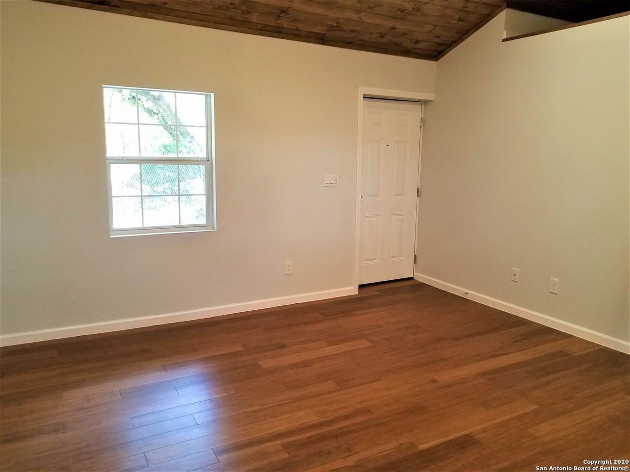 17803 Hilltop Dr - Photo 6 of 24