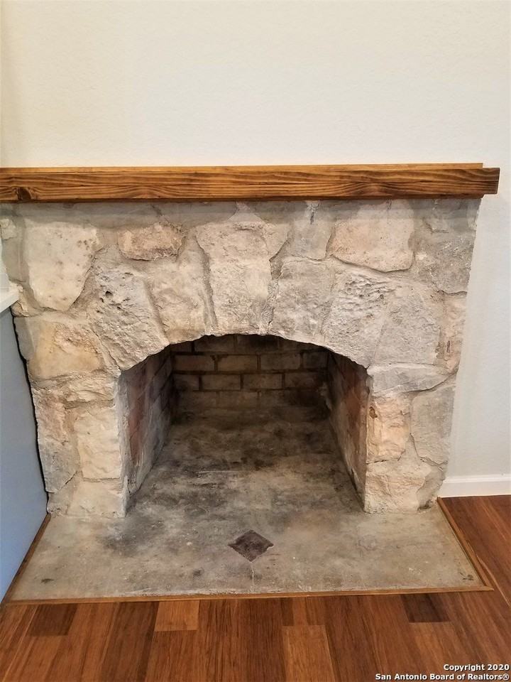 17803 Hilltop Dr - Photo 7 of 24