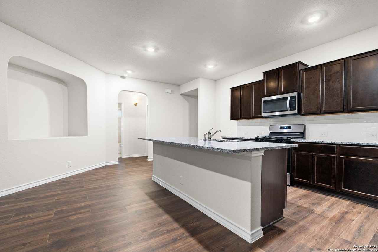 4850 Paluxy Trl - Photo 3 of 30