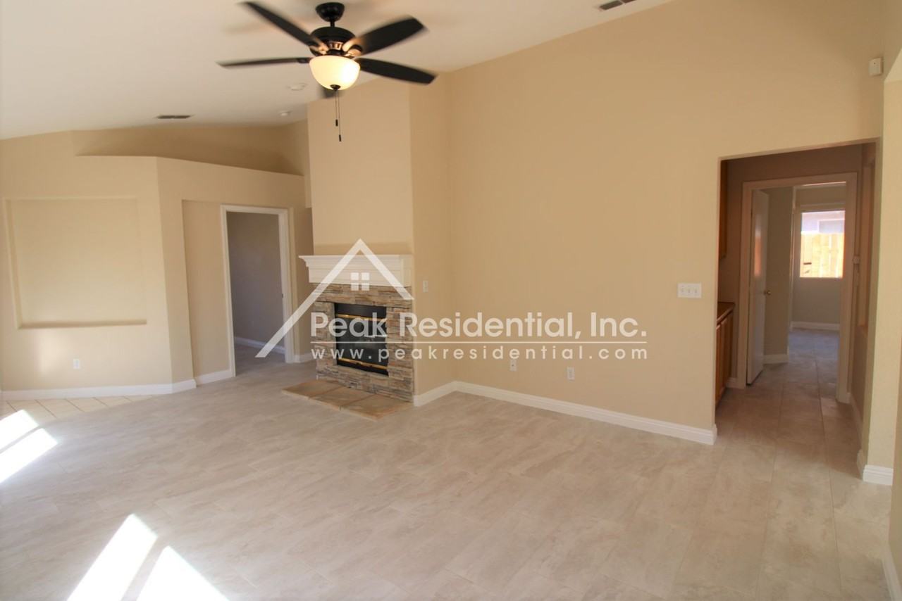 8176 Drais Way - Photo 4 of 20
