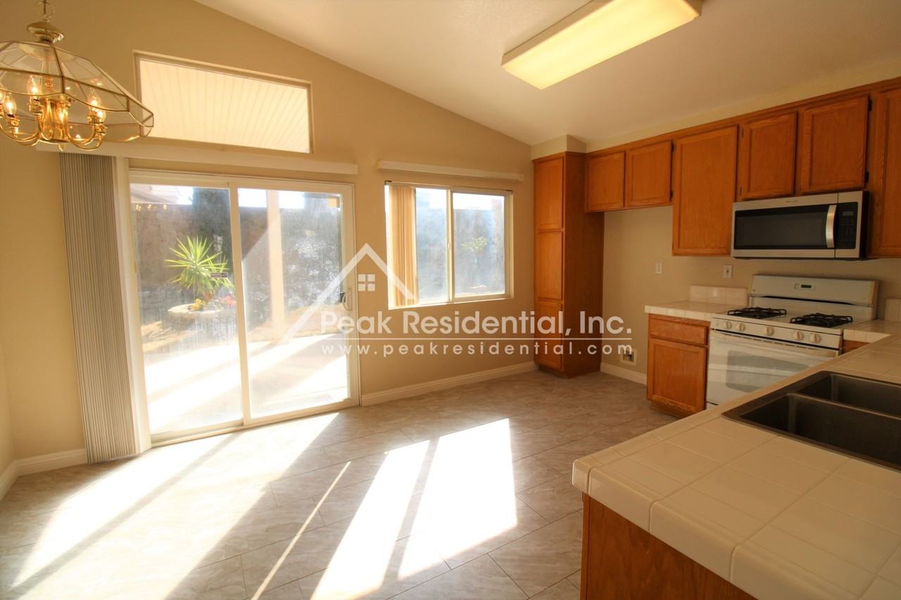 8176 Drais Way - Photo 5 of 20