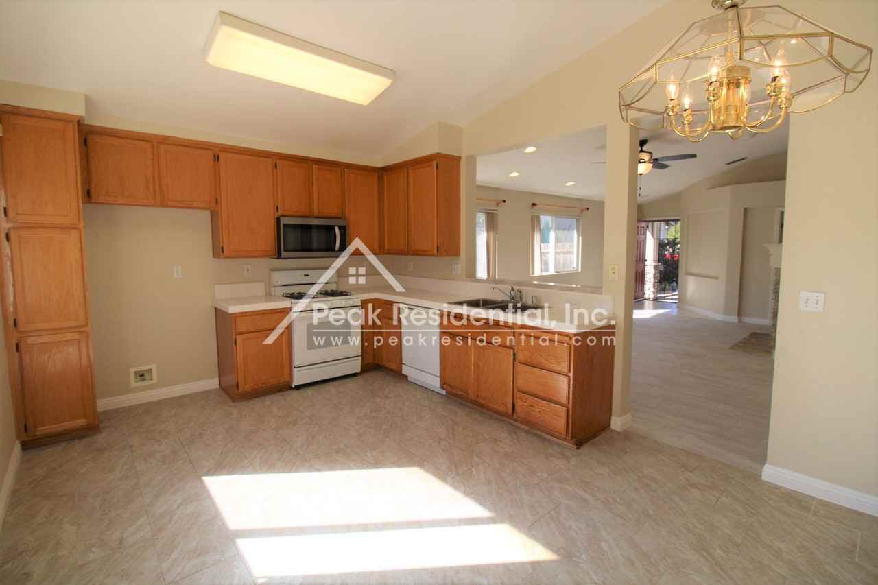 8176 Drais Way - Photo 6 of 20