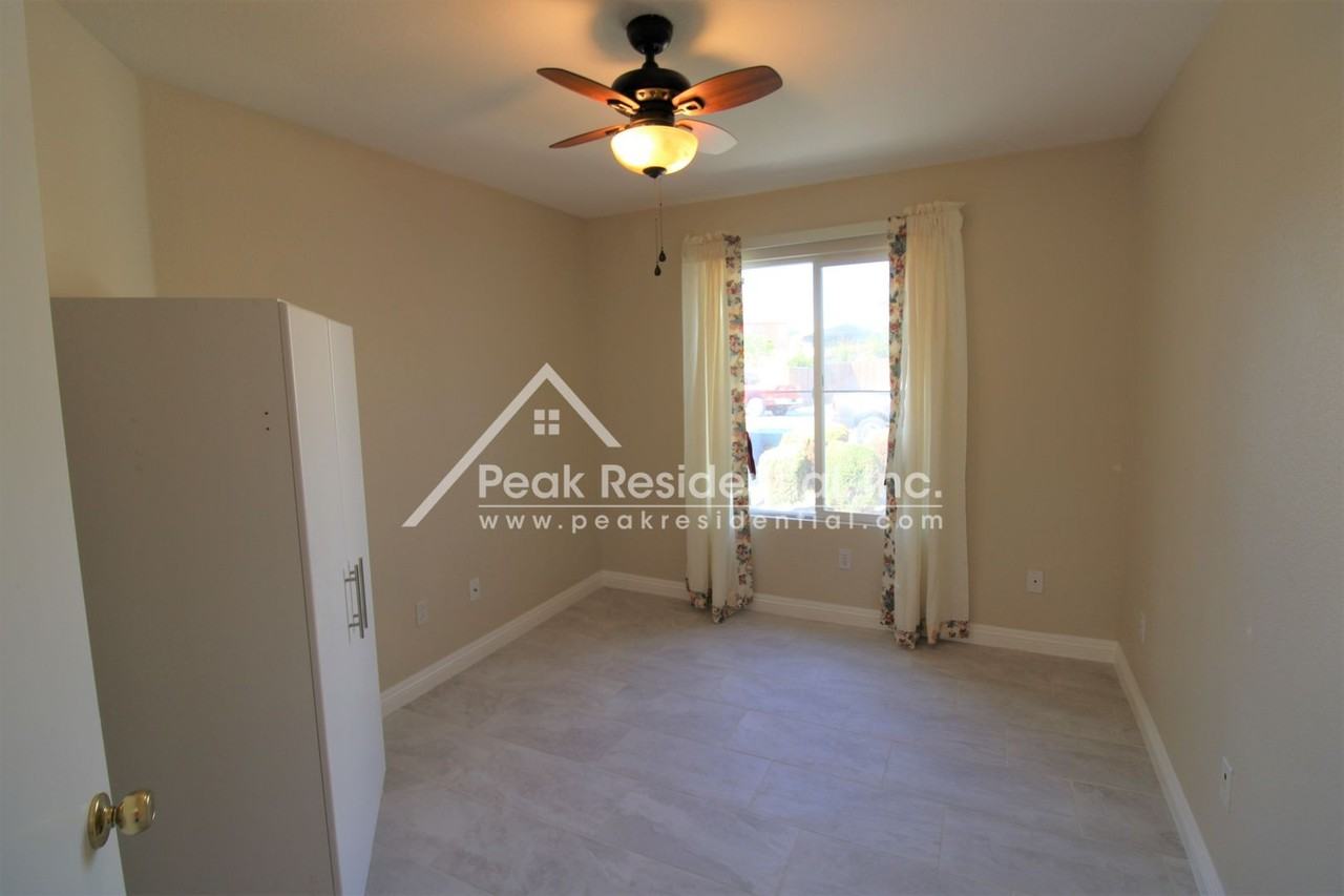 8176 Drais Way - Photo 7 of 20
