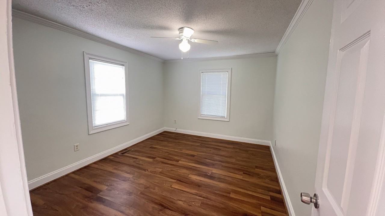 808 S 10th St - Photo 7 of 14