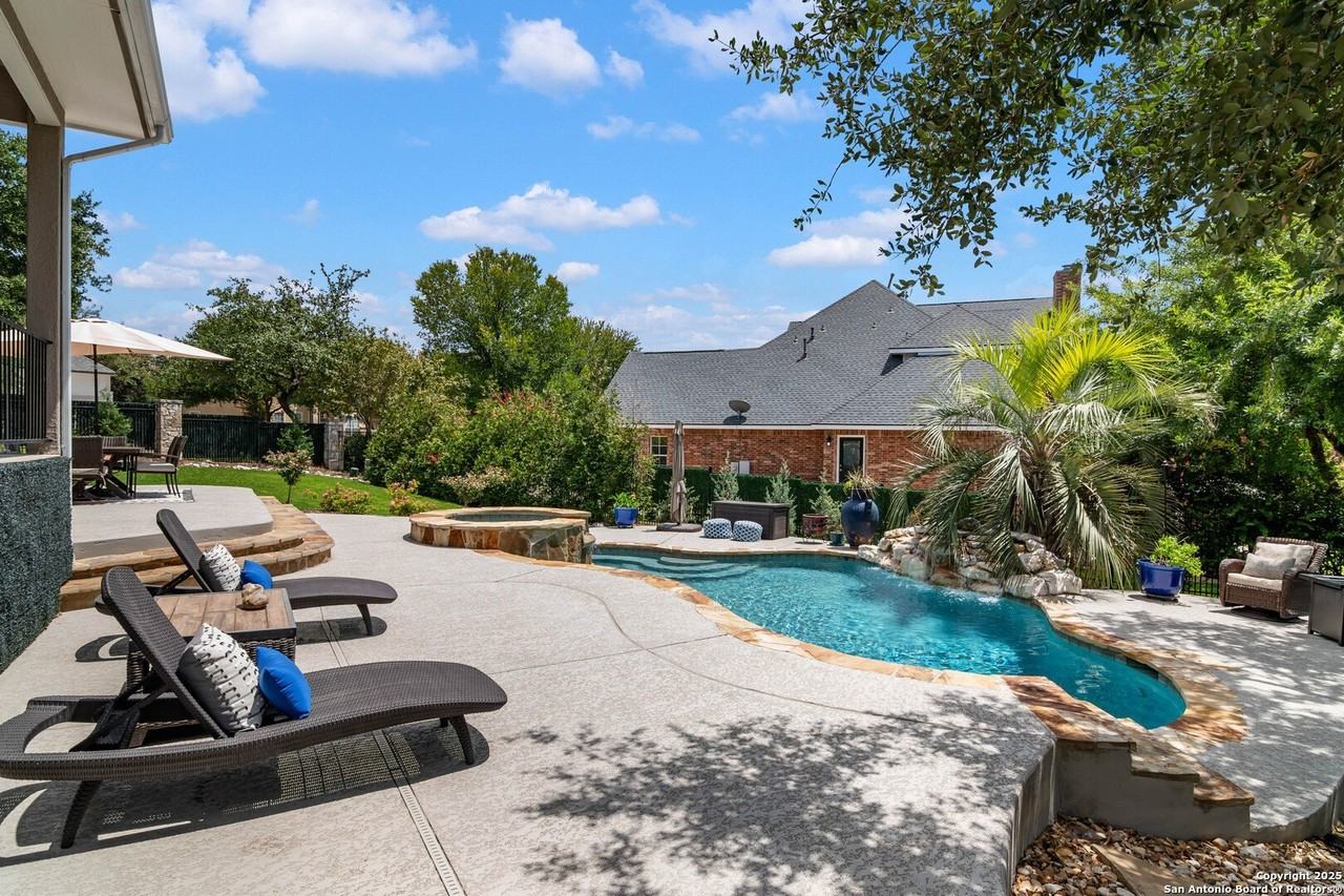 922 Split Fairway - Photo 4 of 50