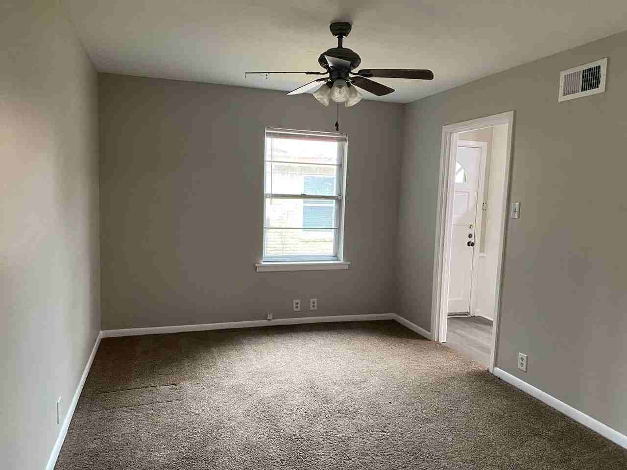 1211 Blanton Pl - Photo 5 of 7