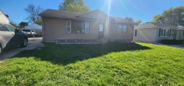 featured image of 1624 E Oakland Ave