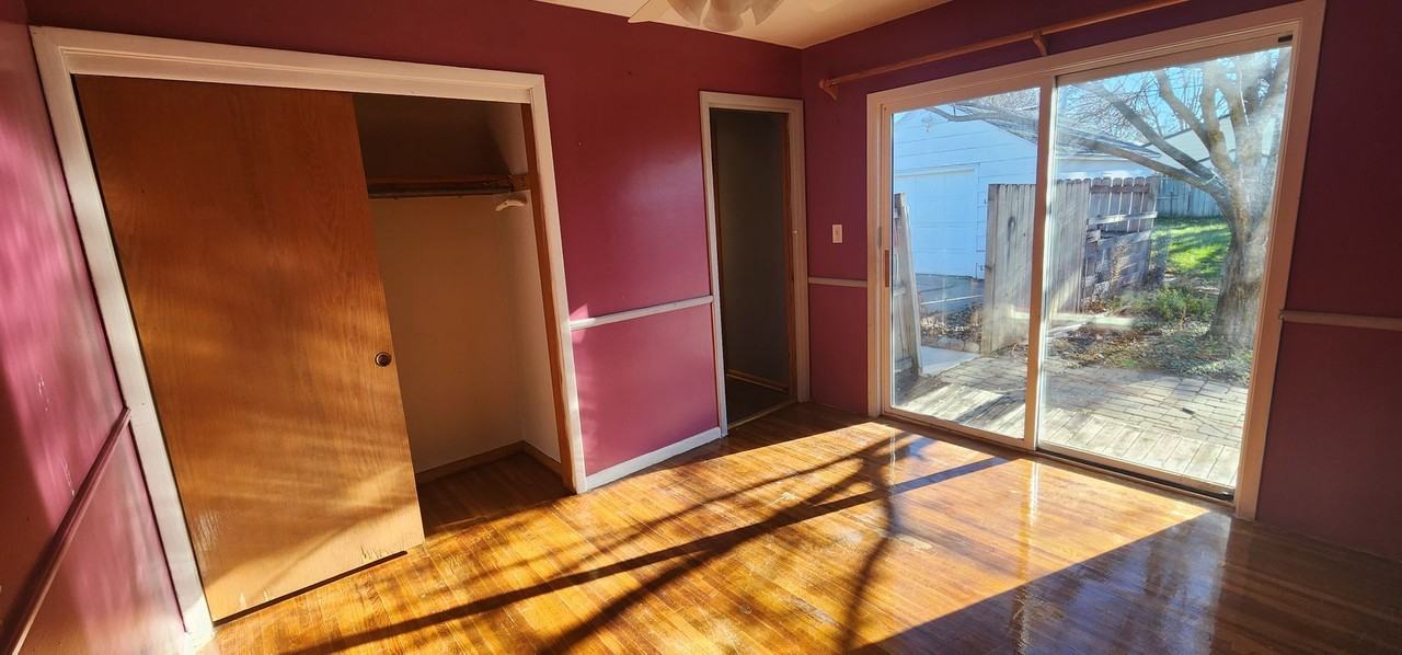 1624 E Oakland Ave - Photo 7 of 15