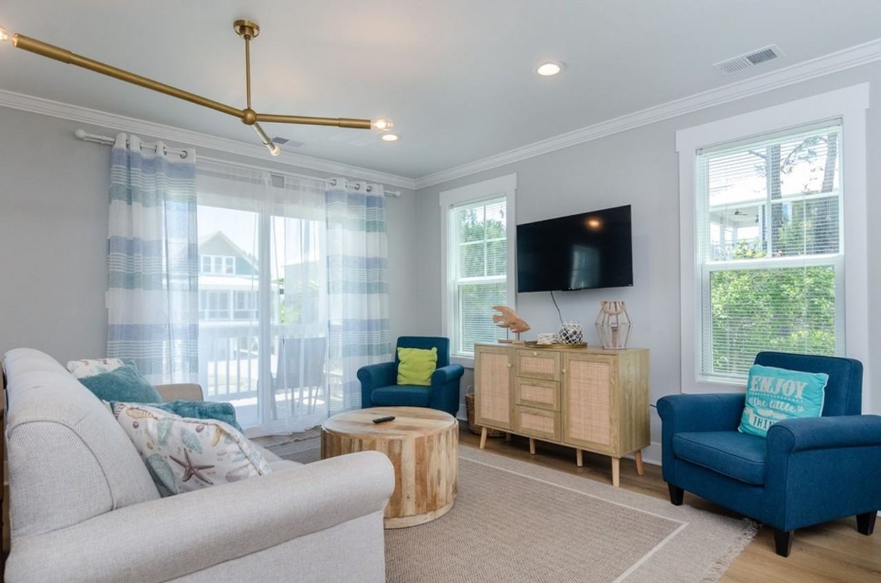 1210 Mackerel Ln - Photo 3 of 37