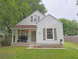 featured image of 916 N Pickwick Ave