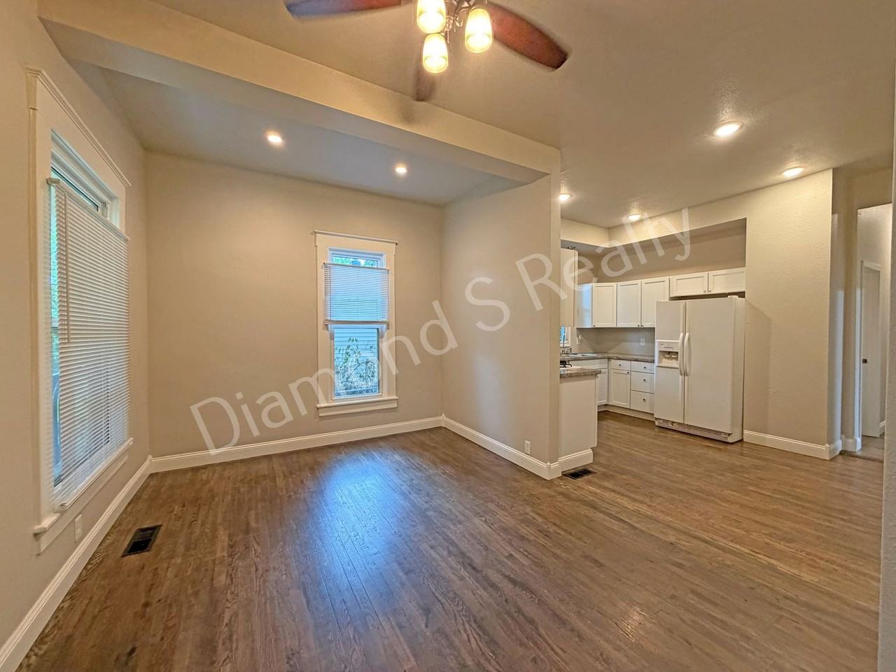 916 N Pickwick Ave - Photo 4 of 21
