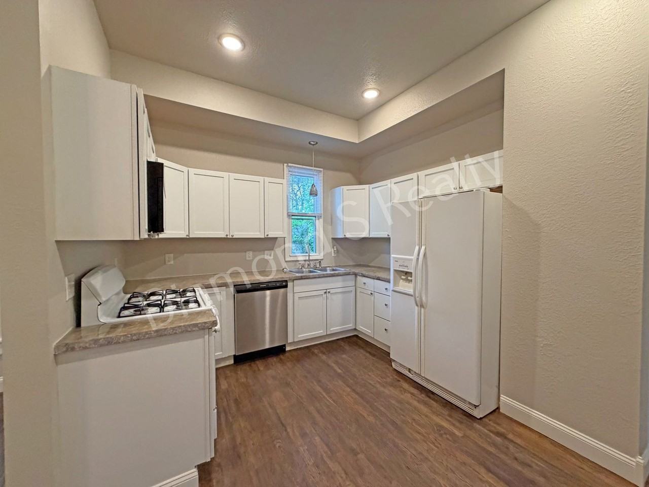 916 N Pickwick Ave - Photo 6 of 21