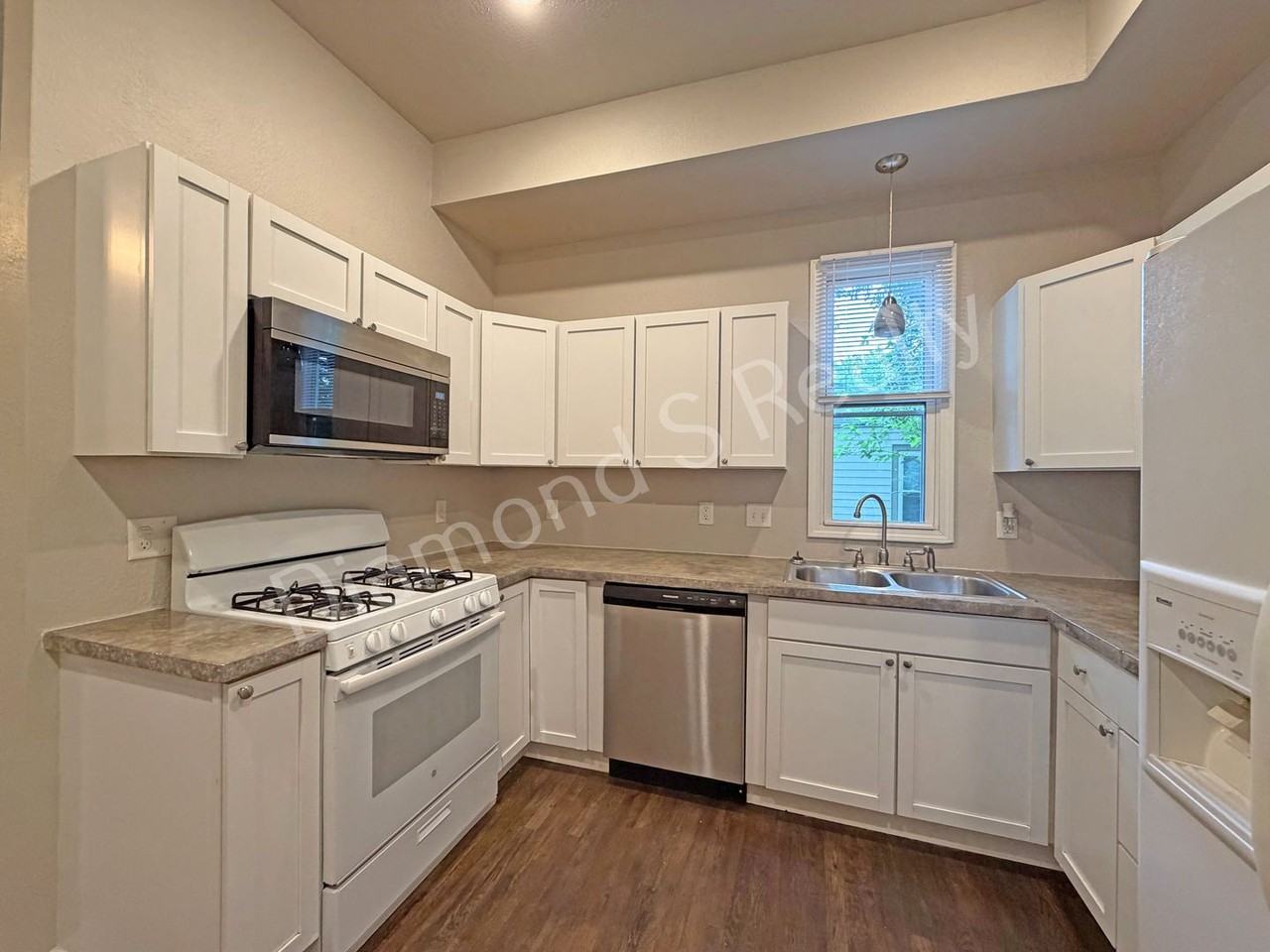 916 N Pickwick Ave - Photo 7 of 21