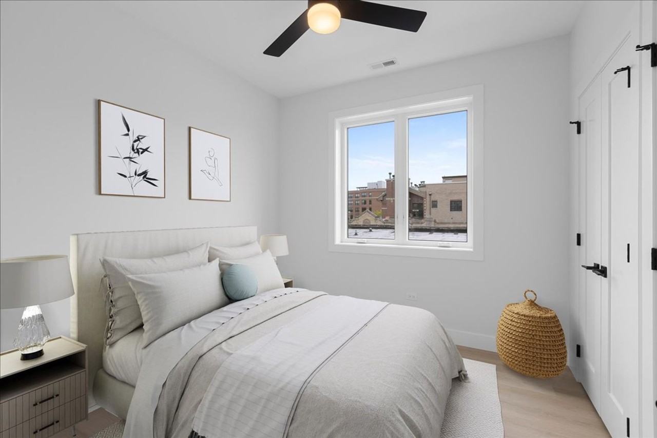 904 W Dakin St - Photo 2 of 11