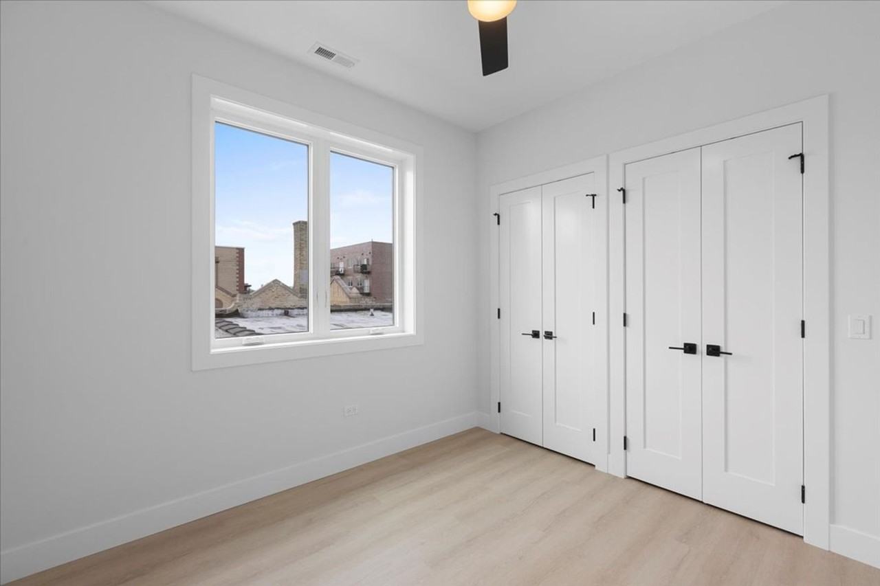 904 W Dakin St - Photo 7 of 11
