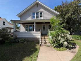 1712 Summit St - Photo 1 of 1