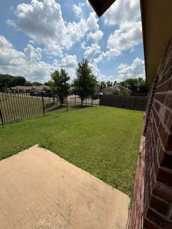 2708 Corbo Dr - Photo 4 of 24