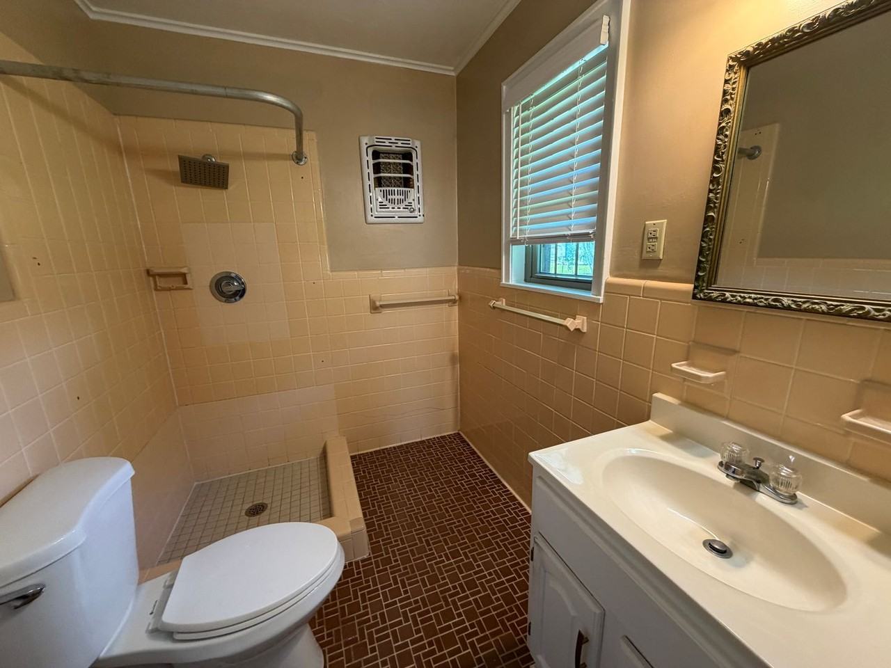 155 Heather St - Photo 6 of 10