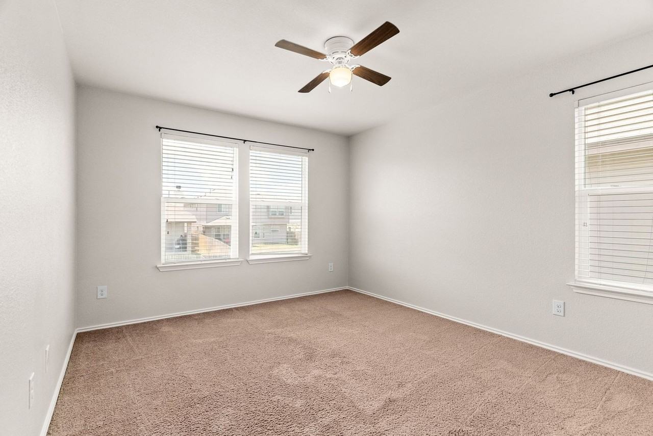 9605 Raeburn Ct - Photo 5 of 20
