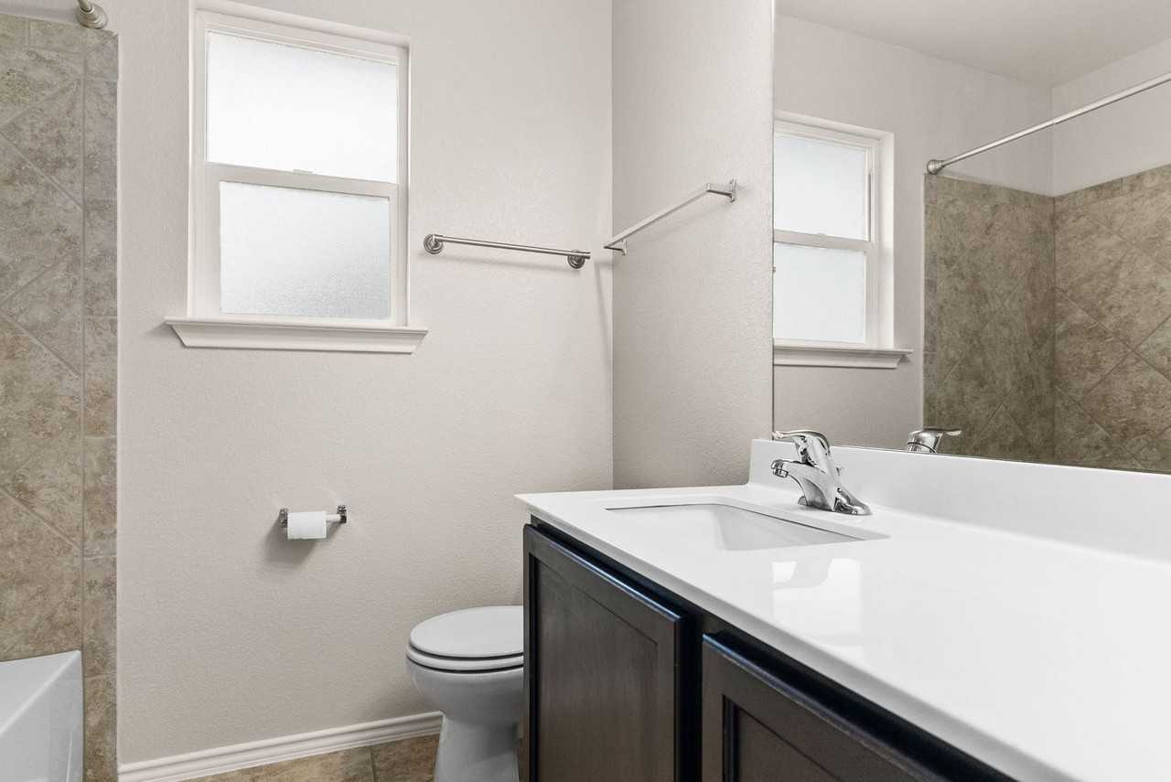 9605 Raeburn Ct - Photo 7 of 20