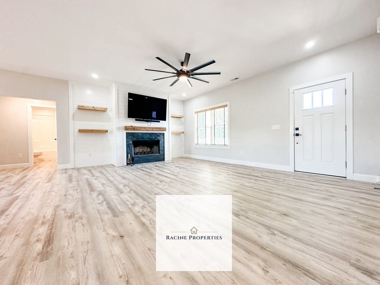 27 Carriage Dr - Photo 4 of 19