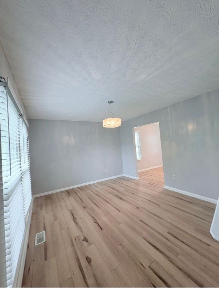 4843 Ballentine Dr - Photo 6 of 19