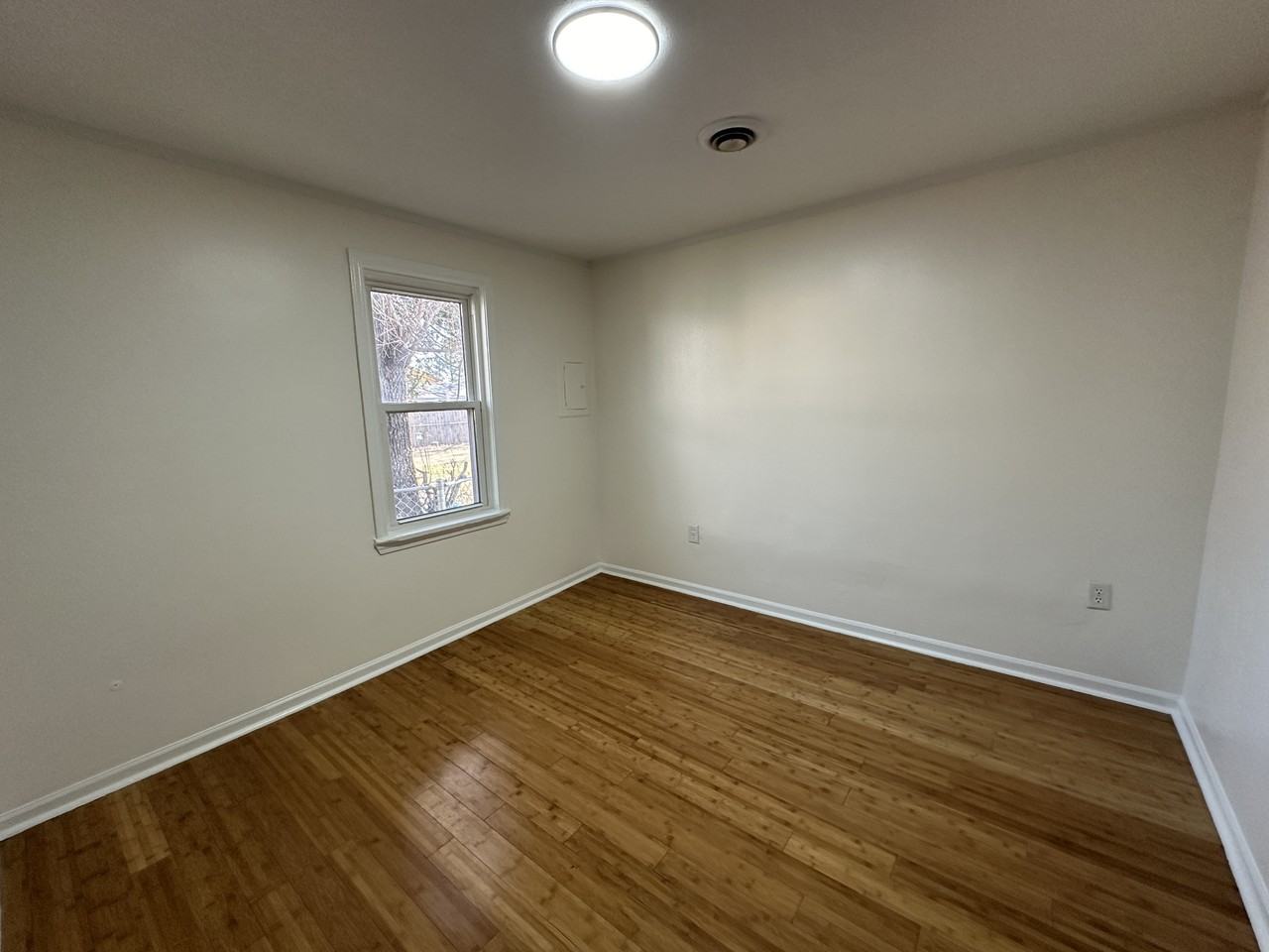 1102 Sandy Hollow Rd #SFH - Photo 4 of 7
