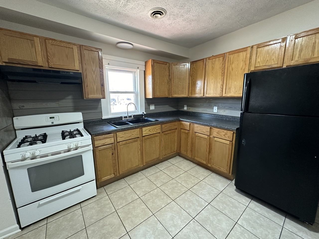 1102 Sandy Hollow Rd #SFH - Photo 6 of 7