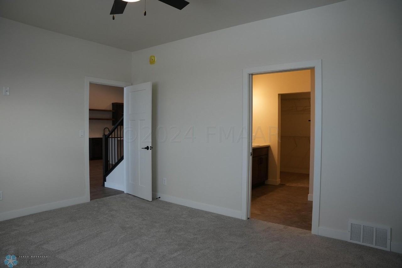 1520 6th Ave Ne - Photo 4 of 7