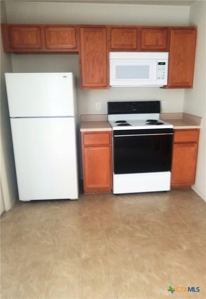 313 Creek St #B - Photo 5 of 12