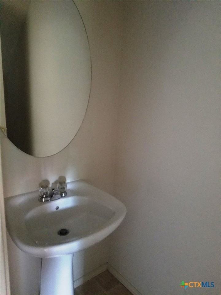 313 Creek St #B - Photo 6 of 12