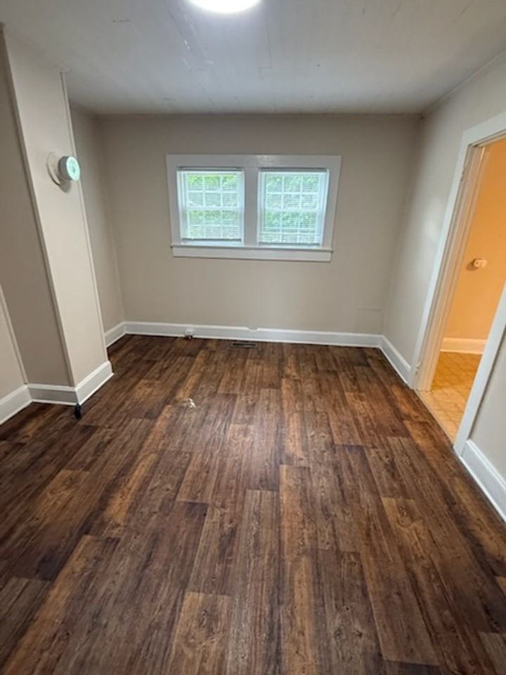 2040 Carl Dr - Photo 2 of 8