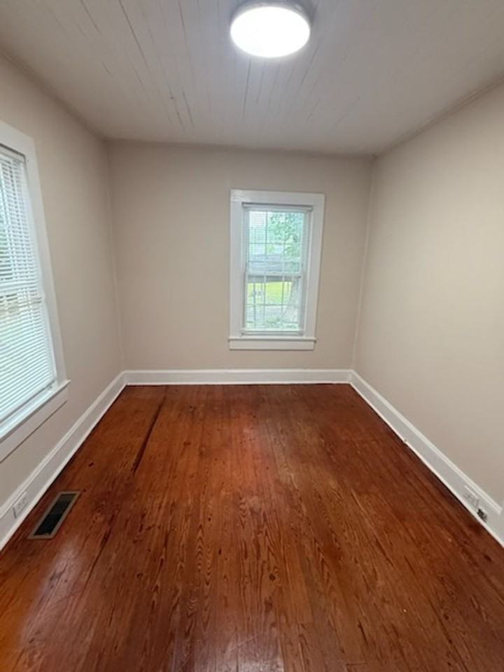 2040 Carl Dr - Photo 6 of 8