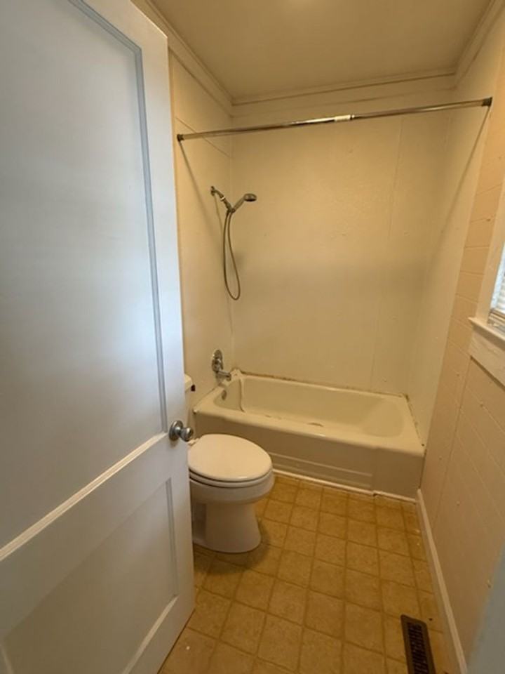 2040 Carl Dr - Photo 7 of 8