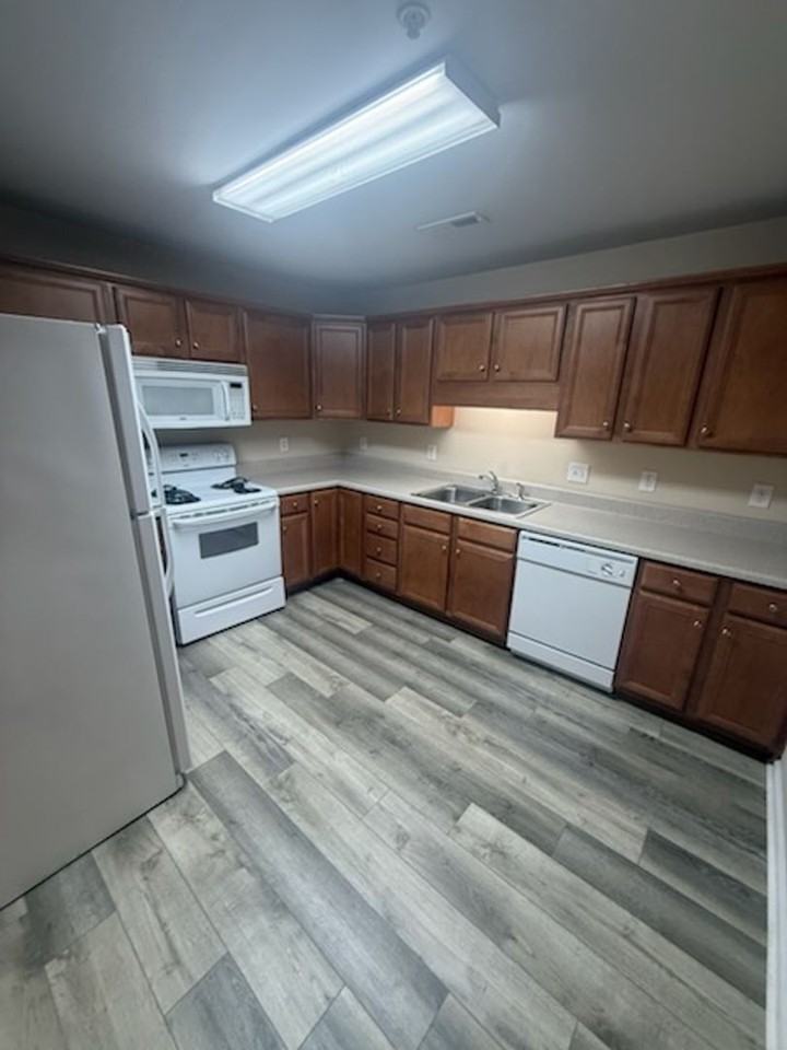 4068 Bentley Dr #B2 - Photo 3 of 8