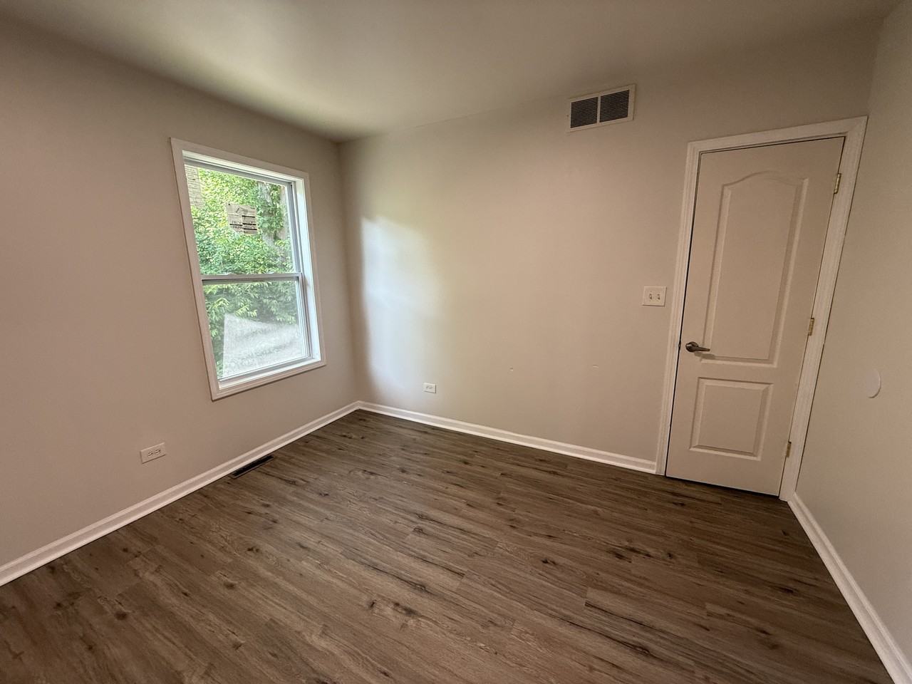 411 Irving Ave #SFH - Photo 5 of 7