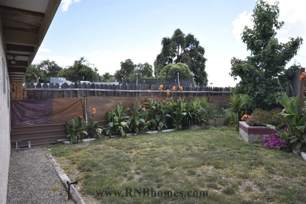 7230 Castilian Ct - Photo 3 of 5