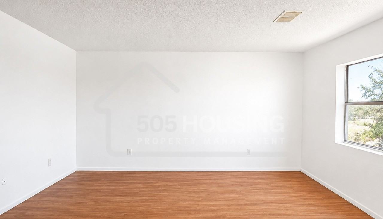 8313 Marquette Ave Ne #D - Photo 4 of 27