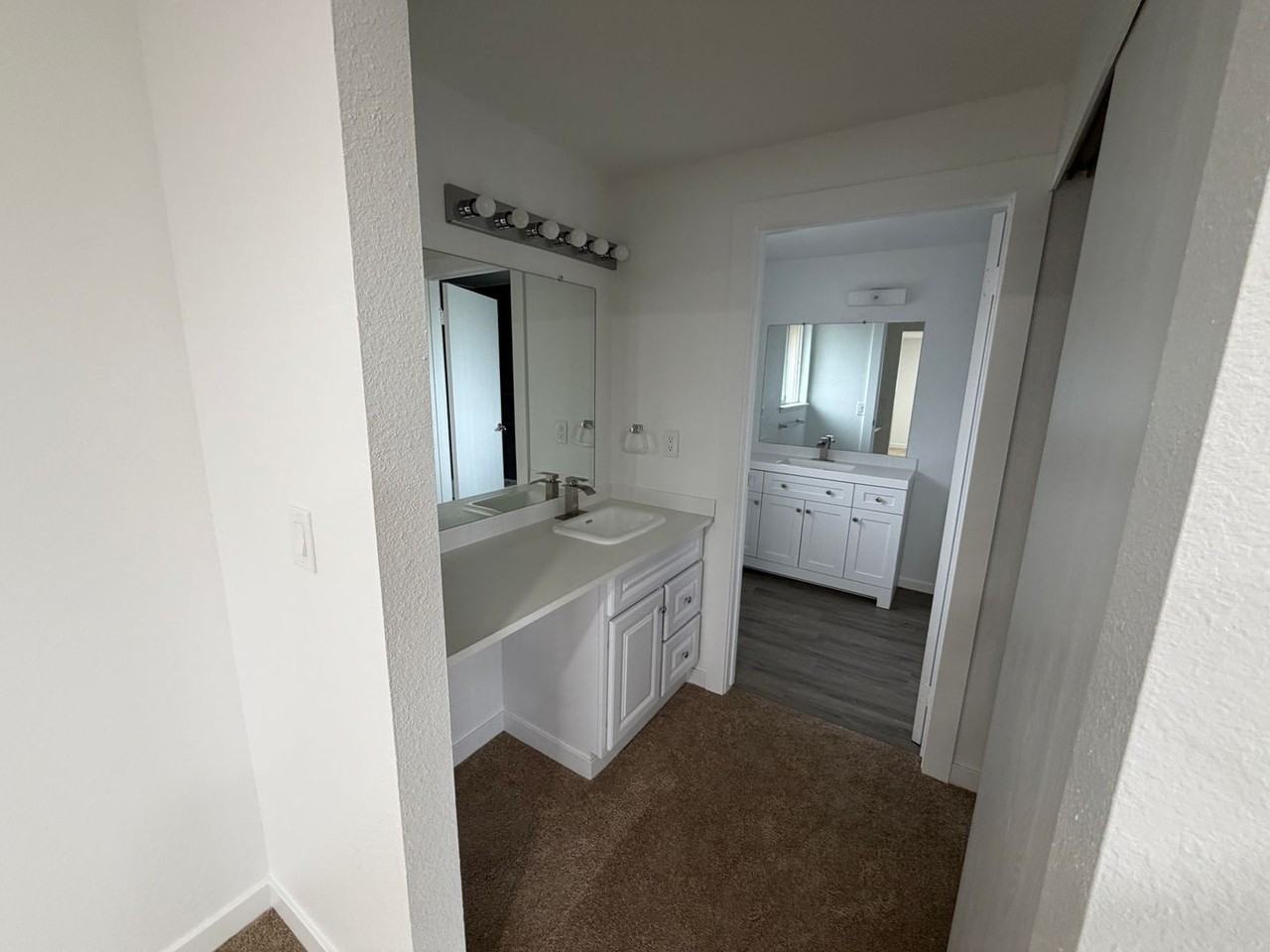 1603 Norpoint Way Ne #D - Photo 3 of 7