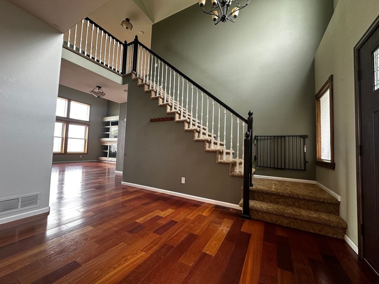 8602 Mallard Pl - Photo 5 of 25