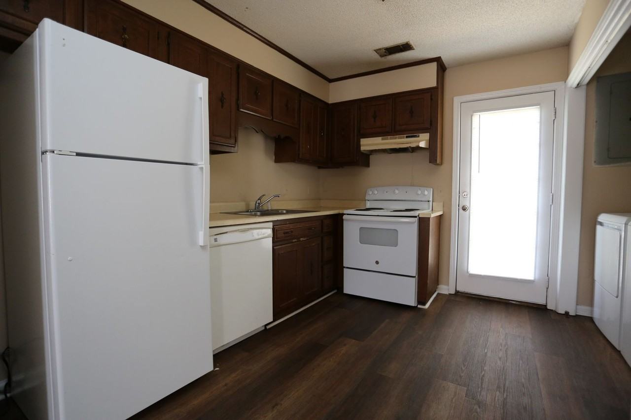 1807 Chandler Rd #1 - Photo 2 of 7