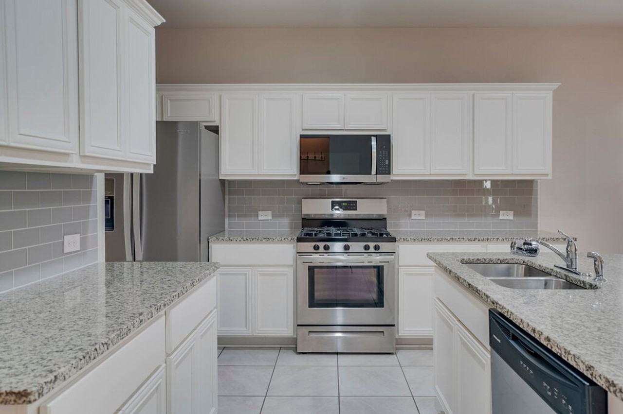6700 Ranchito Dr - Photo 3 of 20