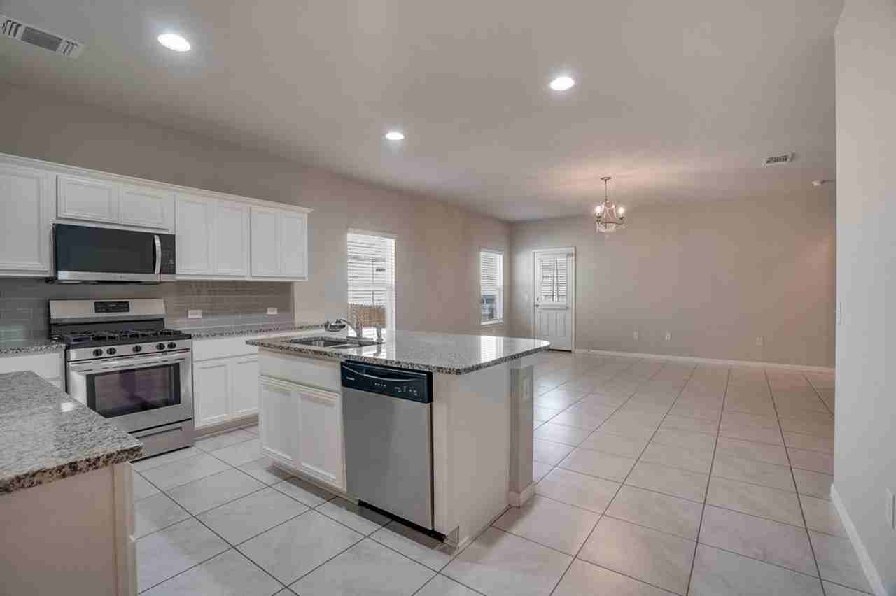 6700 Ranchito Dr - Photo 5 of 20