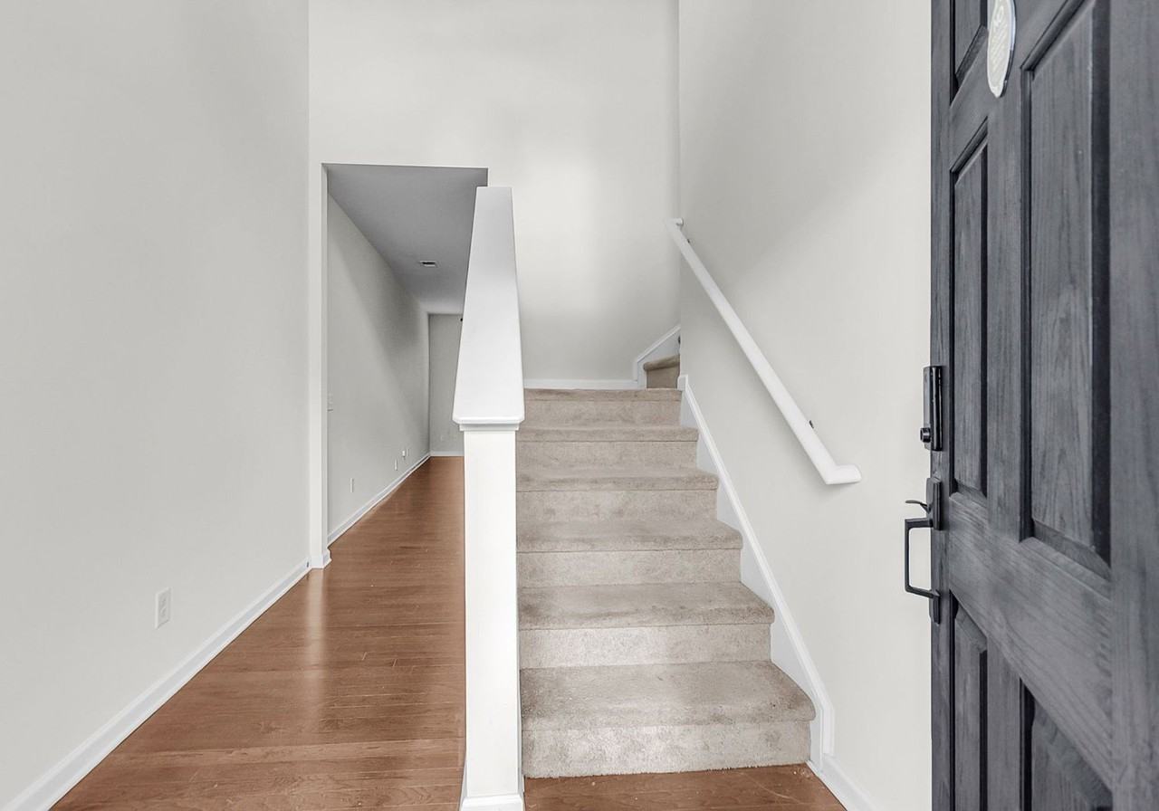 212 Longford Dr - Photo 6 of 44