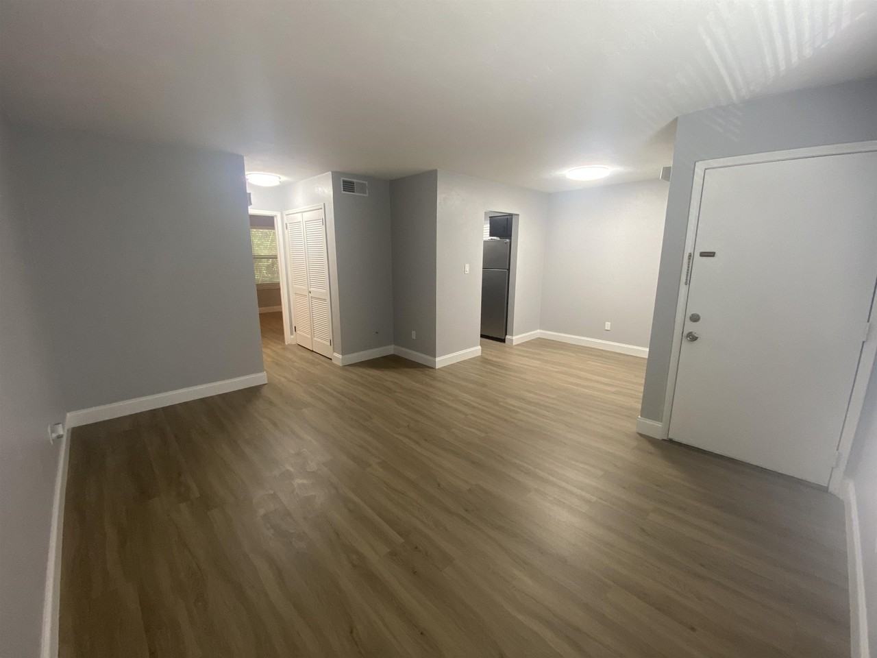 1530 Live Oak Dr #D4 - Photo 4 of 19